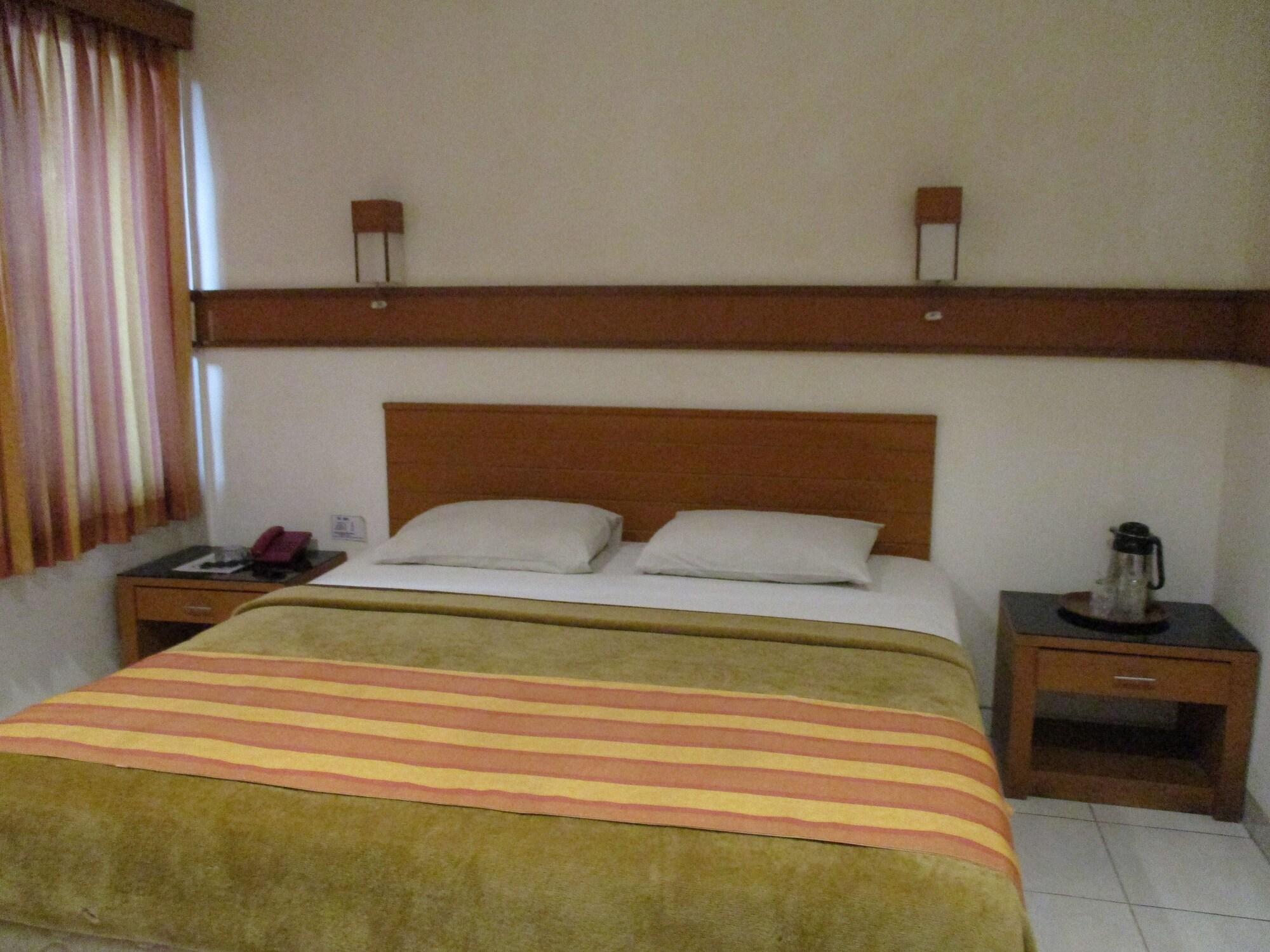 Hotel Caravan Tanah Abang Jakarta Luaran gambar