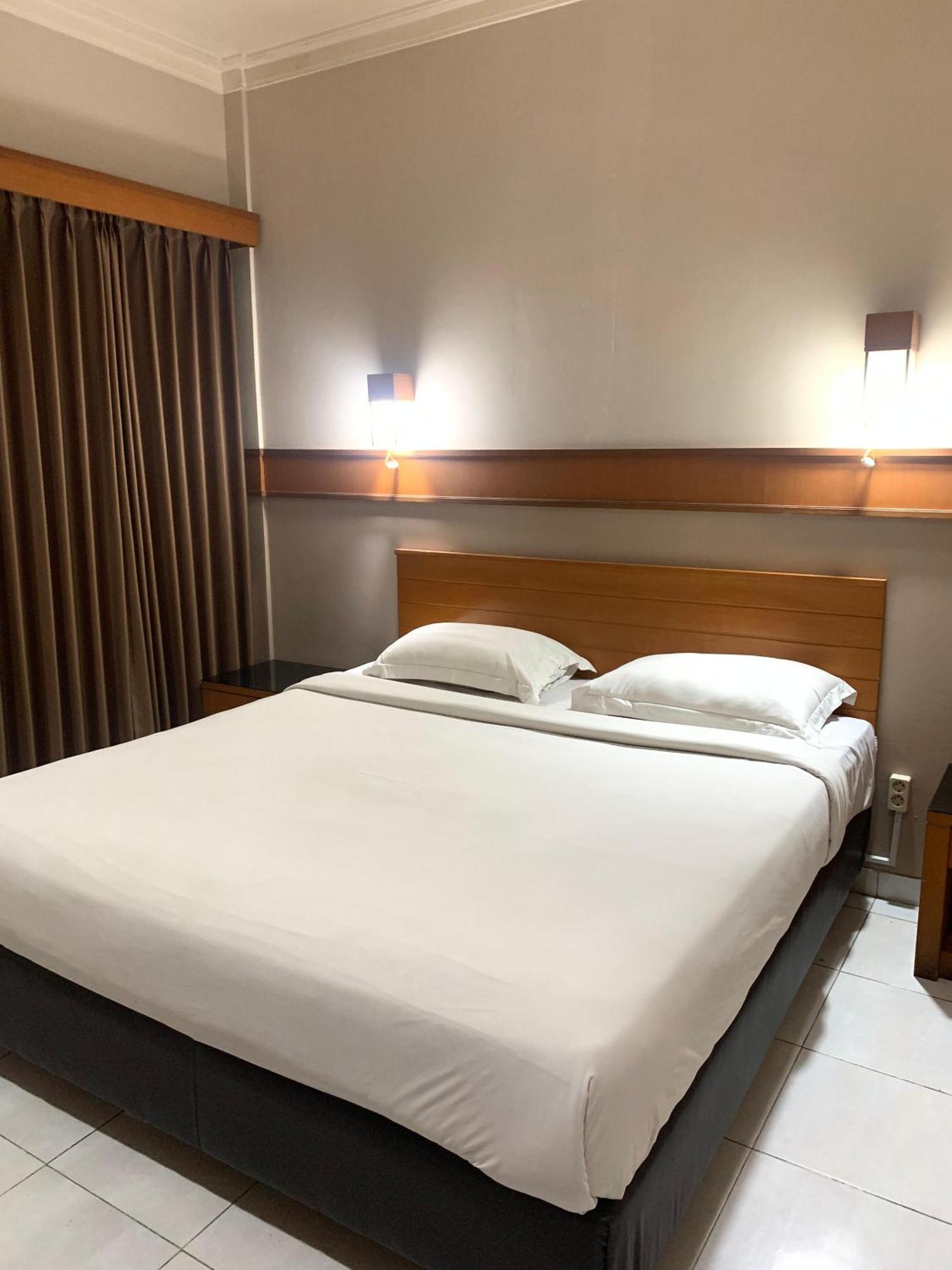 Hotel Caravan Tanah Abang Jakarta Luaran gambar
