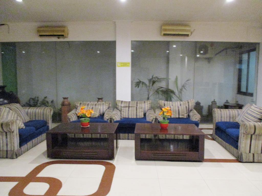 Hotel Caravan Tanah Abang Jakarta Luaran gambar
