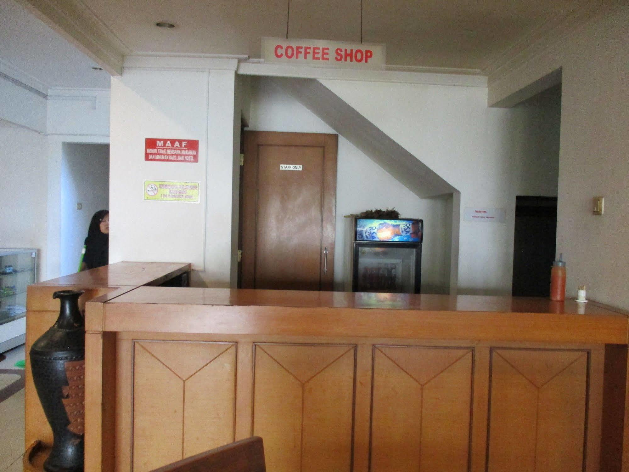 Hotel Caravan Tanah Abang Jakarta Luaran gambar