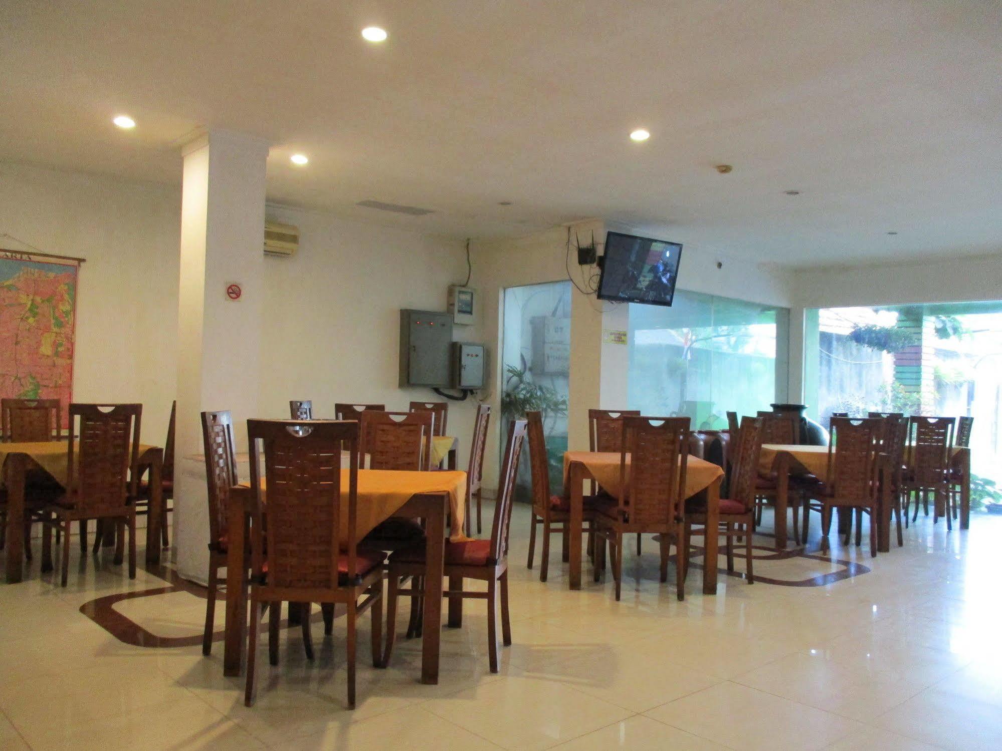 Hotel Caravan Tanah Abang Jakarta Luaran gambar